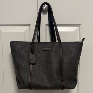 Tumi Sinclair Q Tote Grey w Brown Leather Perfect Work Bag! Feat Zip and Pockets